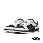 NIKE SB DUNK LOW TIGHT BOOTH