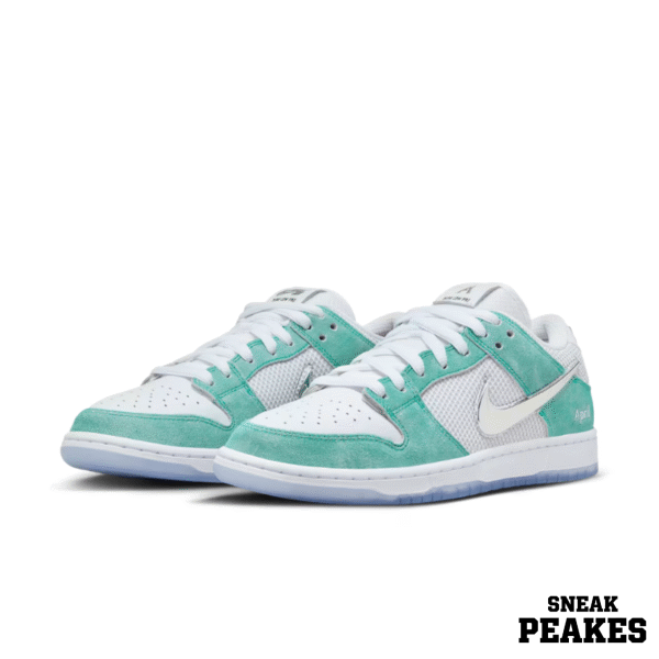 NIKE SB DUNK LOW APRIL SKATE BOARDS